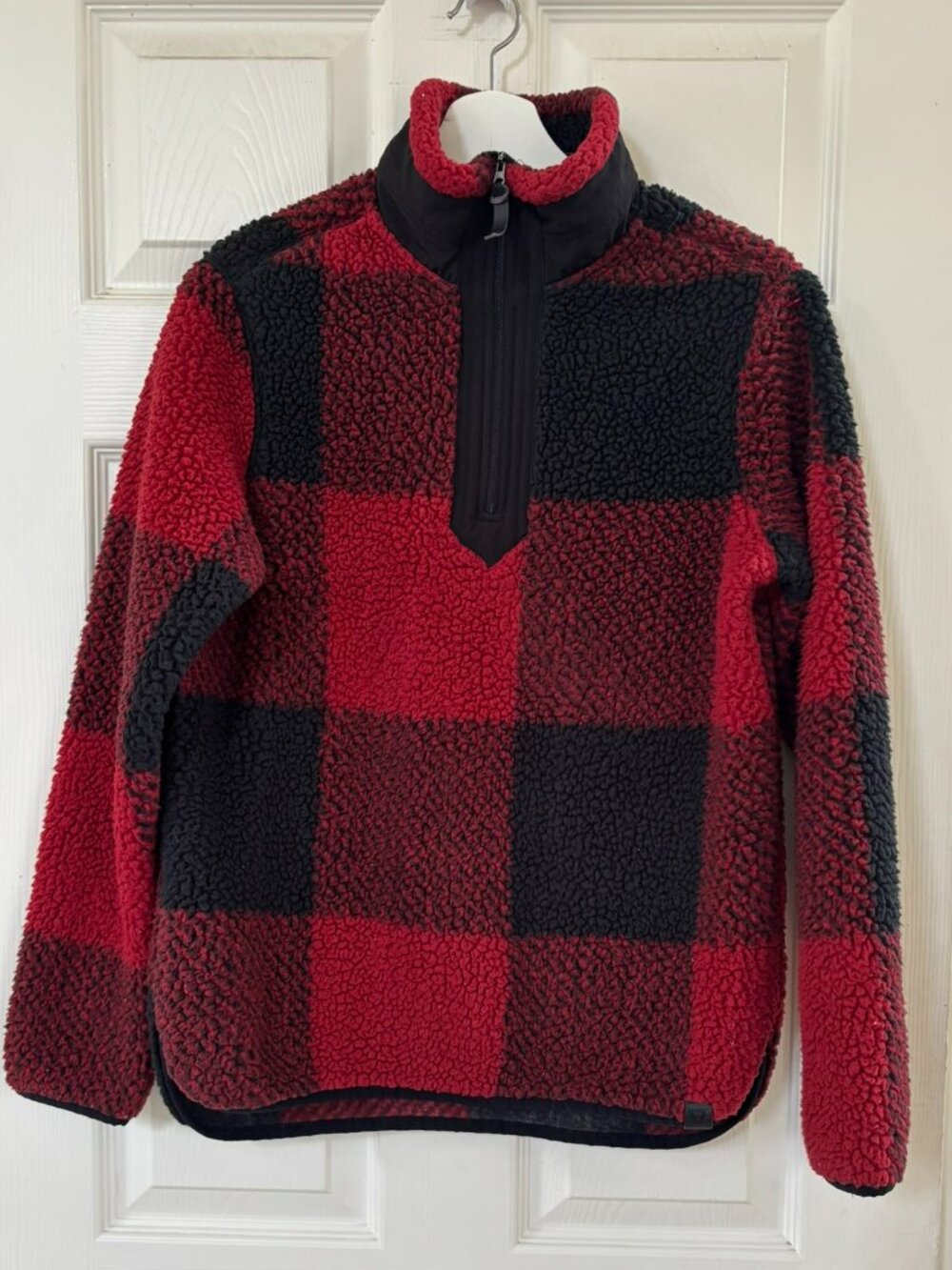 LIV Outdoor Noella Black and Red Buffalo Sherpa Fleece Pullover M